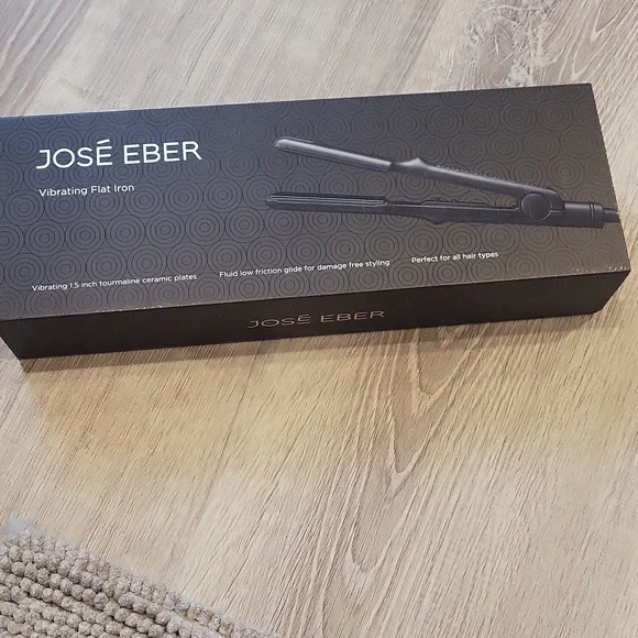 Flat Iron - Picture 2 of 8